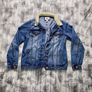 💕 2/$30 Sz S Forever 21 Denim Jacket